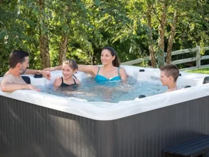 HB19 6-Person Hot Tub
