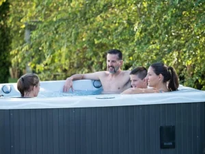 HB31 3-Person Hot Tub
