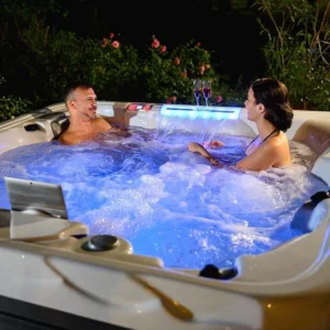 Bueno Spa Hollywood Hot Tub