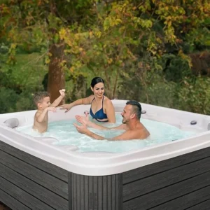 Bueno Spa Chicago Hot Tub