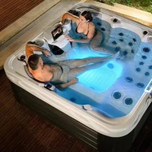 Bueno Spa Hollywood Hot Tub